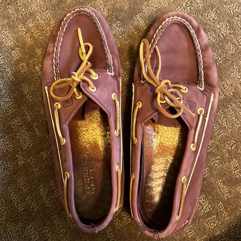 Sperry boat shoes!